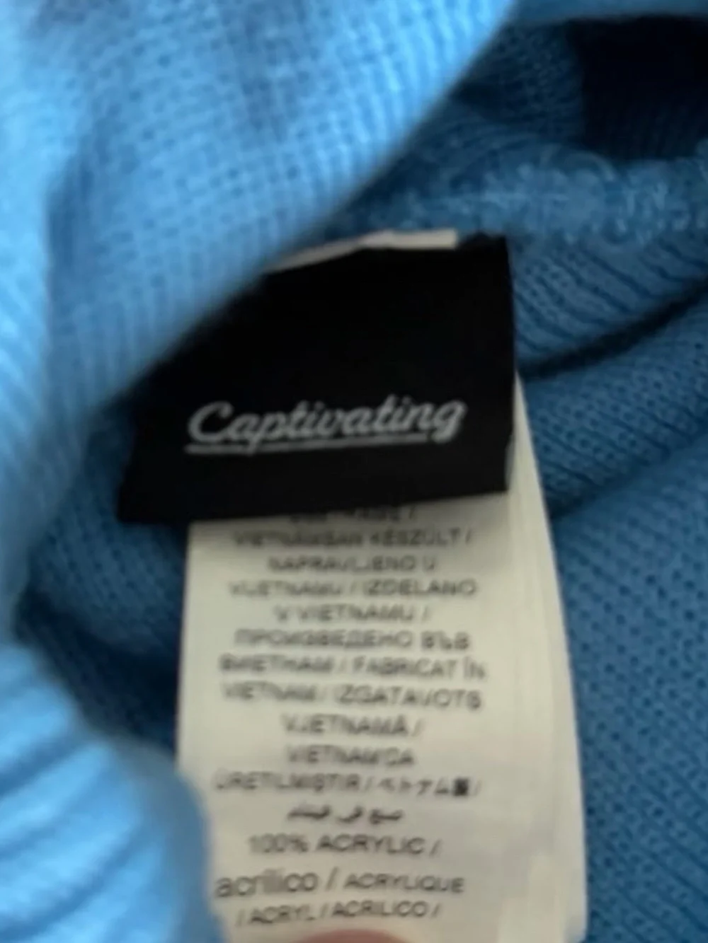 NWT Captivating North Carolina Tar Heels UNC Pom Beanie Hat Knit Winter Cap NCAA